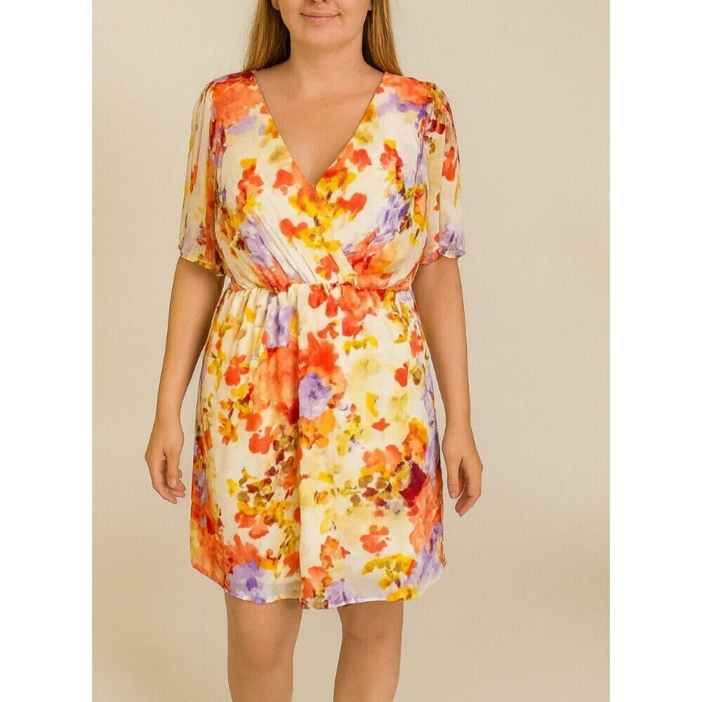 Everly dress floral print wrap top lightweight knee length ruffle sleeve SZ L
